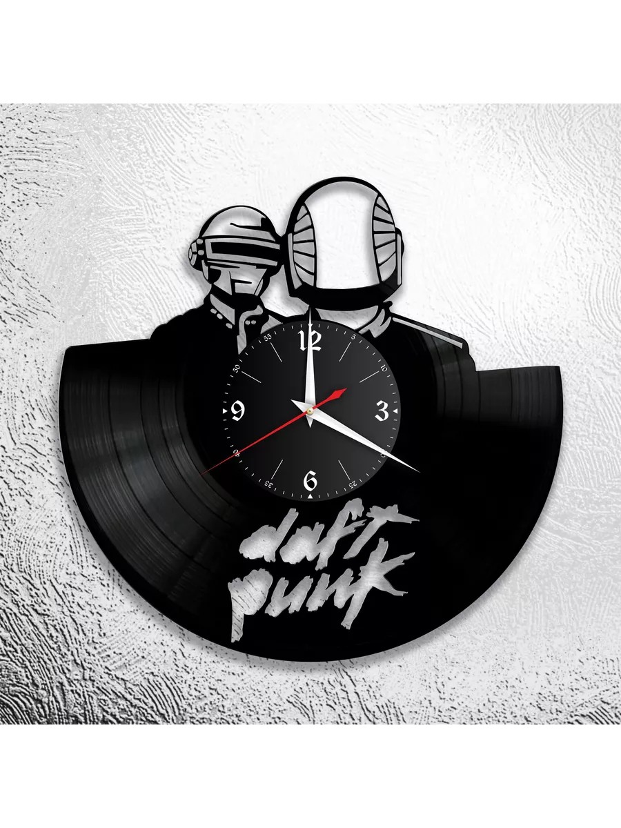 Настенные часы с дуэтом Daft Punk