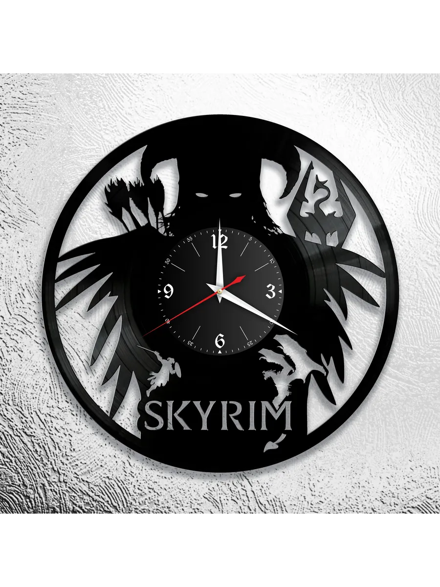 Настенные часы с персонажами Skyrim