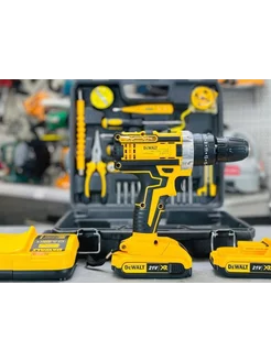 Шуруповерт DeWalt с набором инструмента