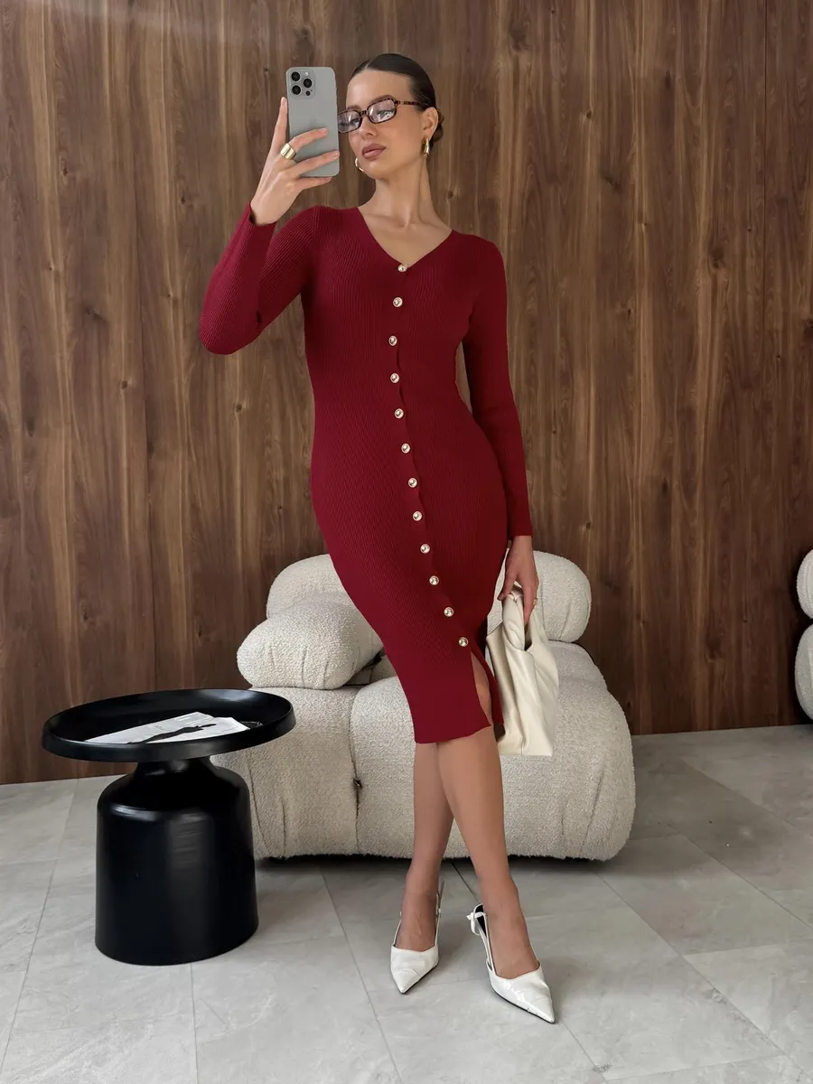 Платье лапша трикотажное на пуговицах с разрезом