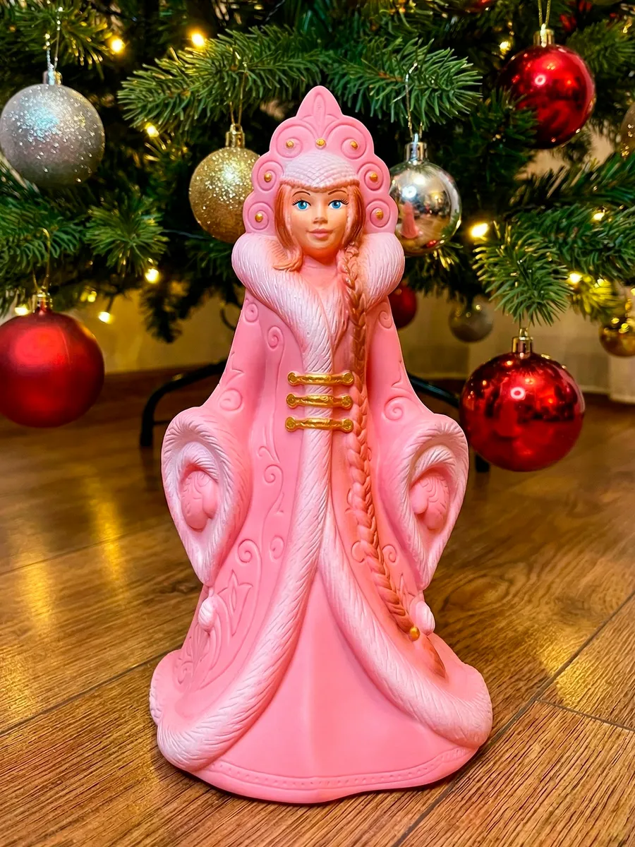 Новогодняя фигурка-игрушка Снегурочка в розовом наряде