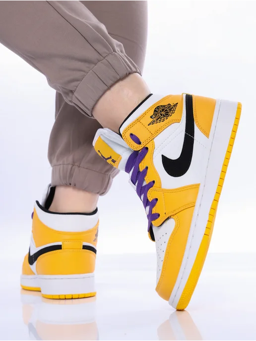 Nike jordan lakers online