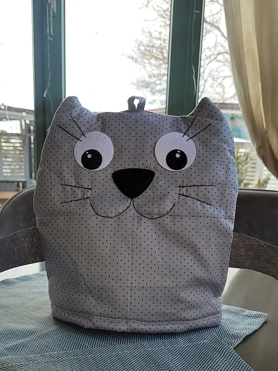 Грелка на чайник котик