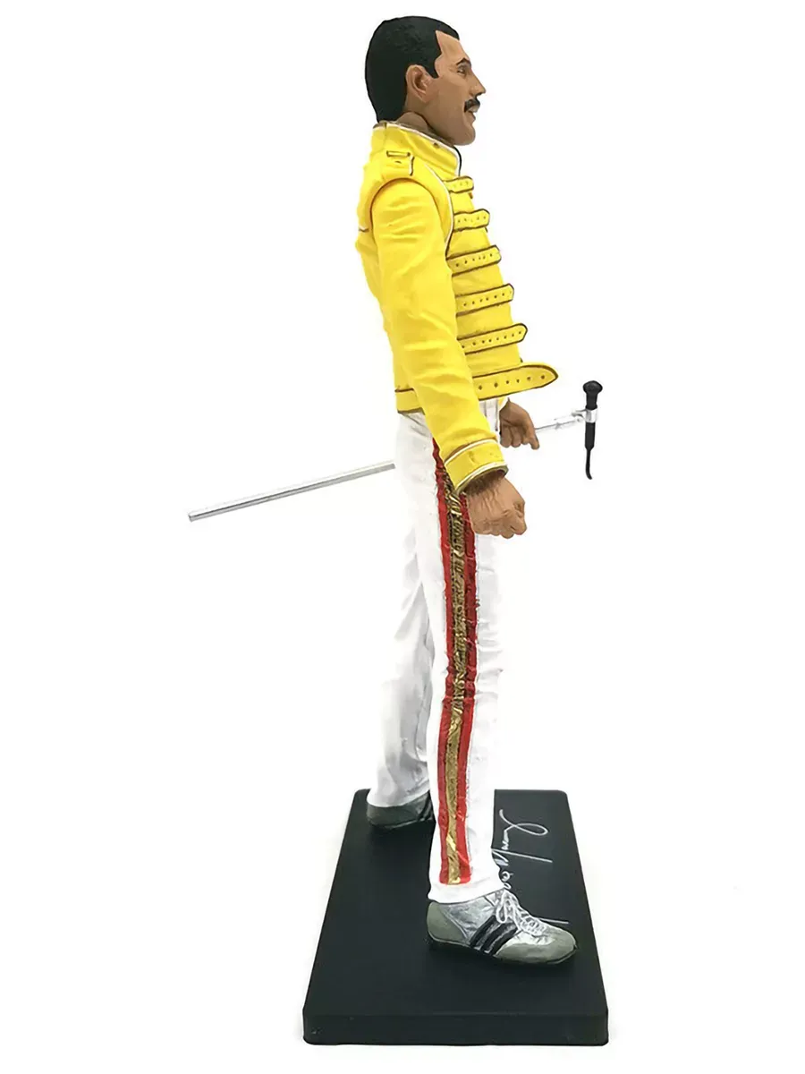 Фигурка Queen Freddie Mercury Yellow Jacket 18см 420669